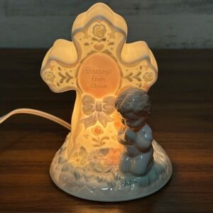 YH Porcelain Praying‎ to Jesus Our Lord Cross Light Figurine 5.5" x 3.75"  1997